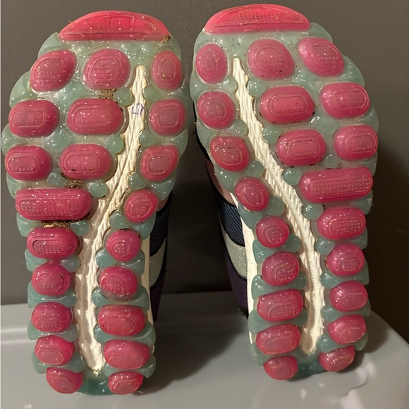 TODDER SKECHERS BRAND MEMORY FOAM SNEAKER SIZE 11 - Picture 3 of 6